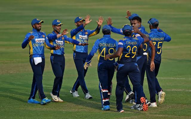 Sri Lankan players sign central contract, Angelo Mathews misses out