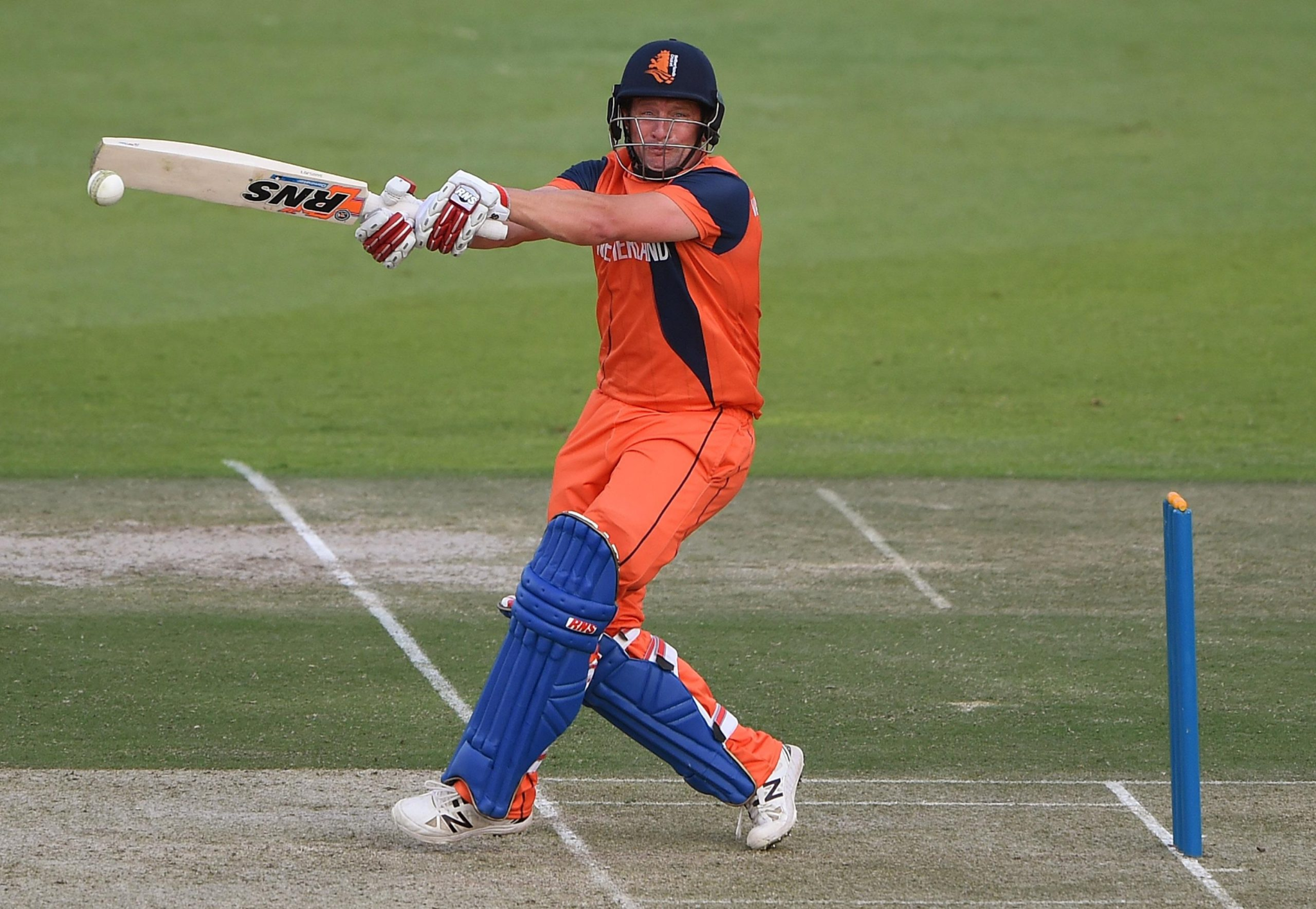 Roelof van der Merwe commits to Somerset until 2023